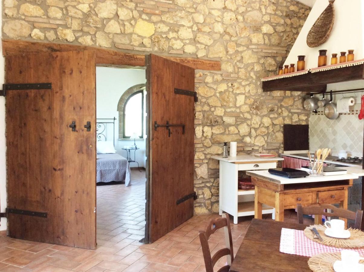 Апартаменты Relais Casale Il Poggetto - Olivo 2 By Zoom In Earth Чечина Экстерьер фото