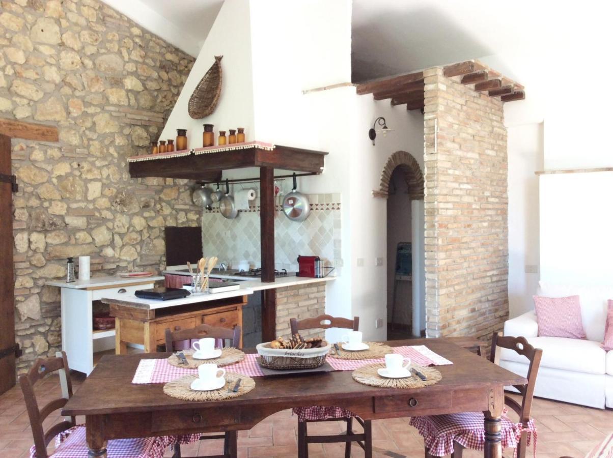 Апартаменты Relais Casale Il Poggetto - Olivo 2 By Zoom In Earth Чечина Экстерьер фото